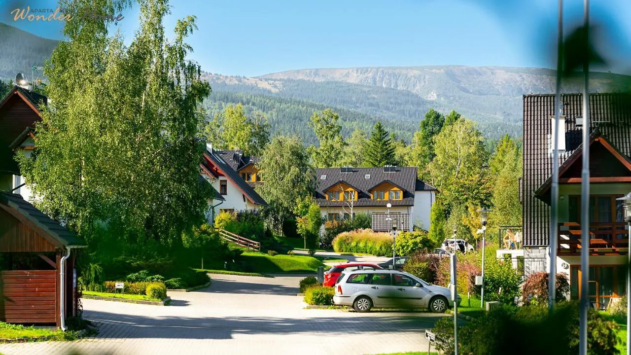 Wonder Home - Domki Gorskie Z Kominkami, Bezplatnym Parkingiem I Placem Zabaw Na Terenie Kompleksu Karpacz Apartament